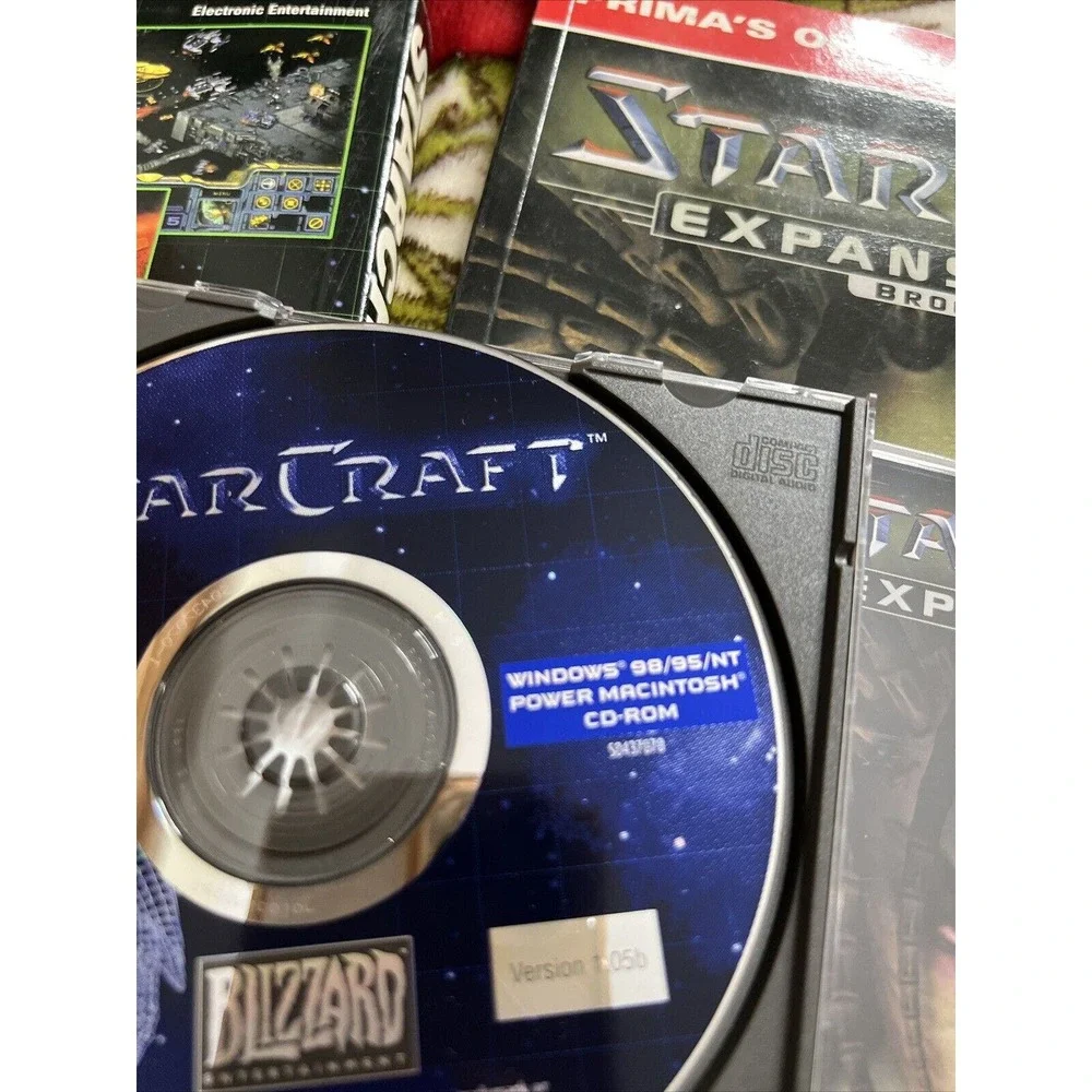 StarCraft (Windows, 1998)Bundle With Expansion Set And Strategy‎ Guides